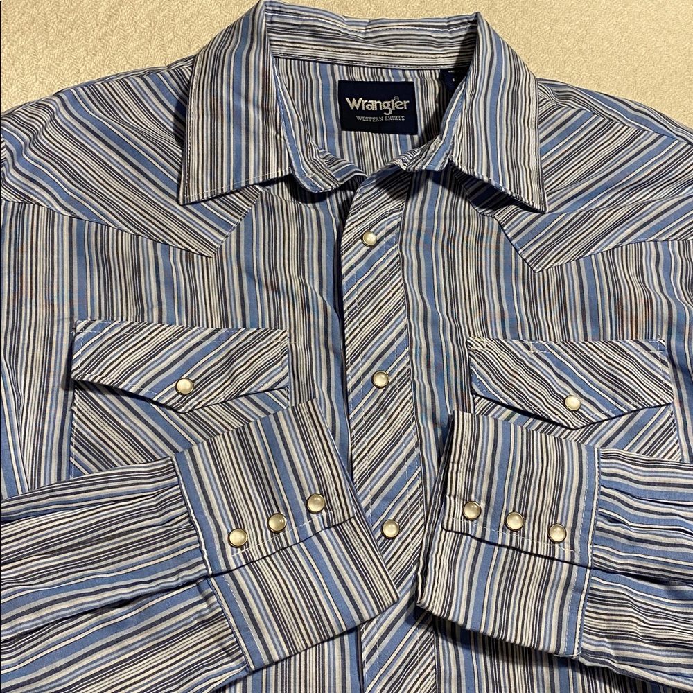 Wrangler Pearl Snap Button Down Blue and White Striped Western Shirt Cowboy